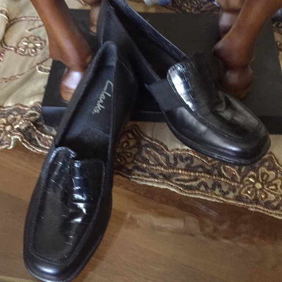 clarks black loafers